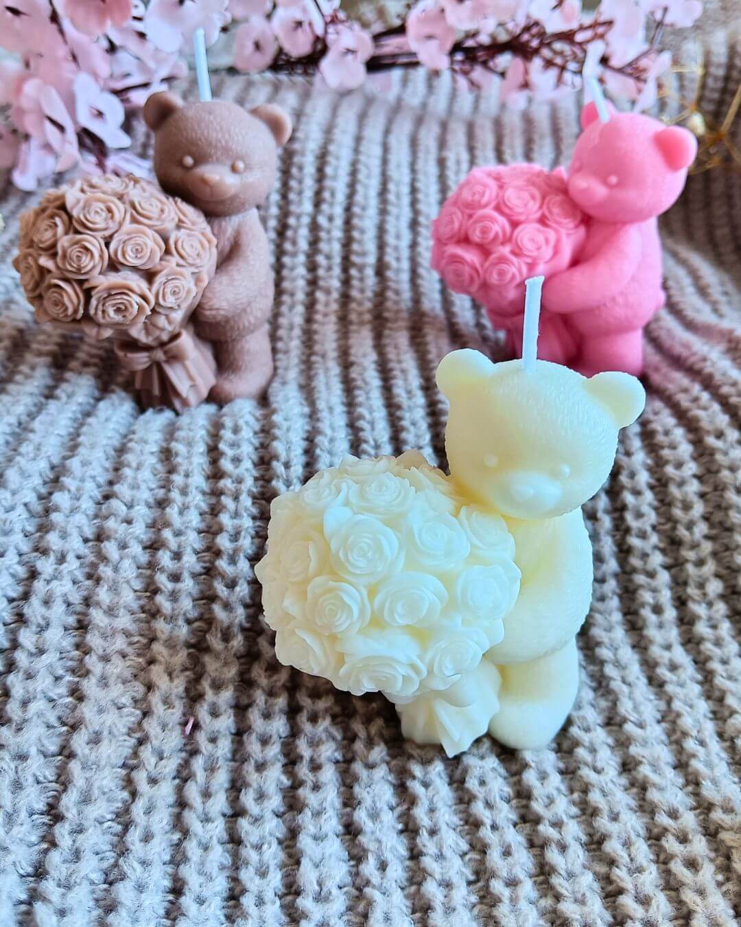 bear candle roses white